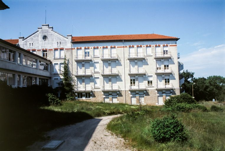 Vue de l'aile nord. © Jean-Luc Duthu / Région Bourgogne-Franche-Comté, Inventaire du patrimoine - 2000