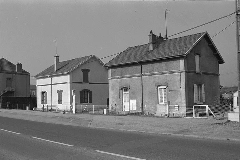 Logements ouvriers quai de Moulins (types 8). © Frédéric Pillet / Région Bourgogne-Franche-Comté, Inventaire du patrimoine - 2000