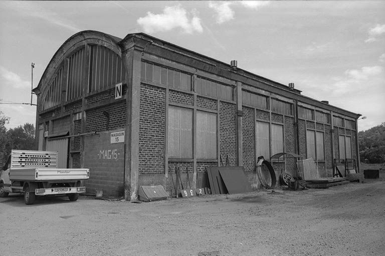 Ancien hangar des locomotives. © Frédéric Pillet / Région Bourgogne-Franche-Comté, Inventaire du patrimoine - 2000