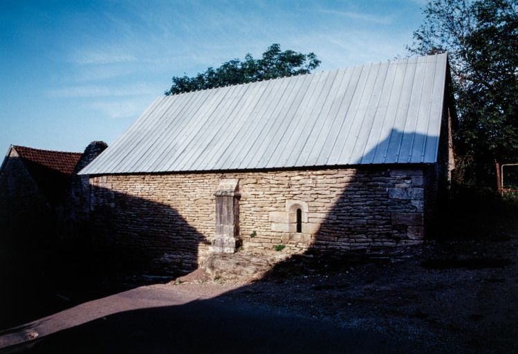Vue d'ensemble de la salle voûtée. © Jean-Luc Duthu / Région Bourgogne-Franche-Comté, Inventaire du patrimoine - 2001