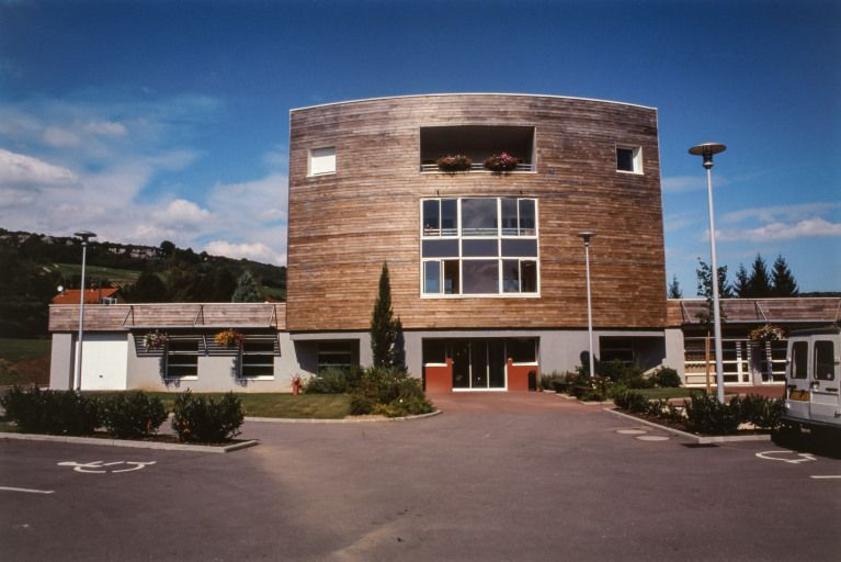 Maison de retraite, élévation antérieure. © Jean-Luc Duthu / Région Bourgogne-Franche-Comté, Inventaire du patrimoine - 2001