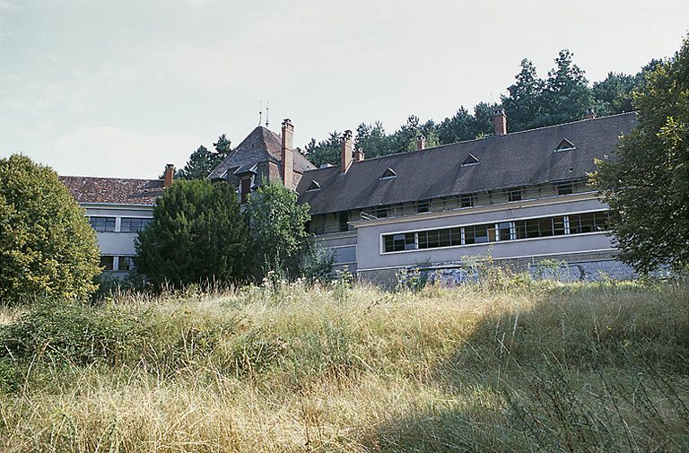 Bâtiment central, corps annexe adossé à la façade nord. © Michel Rosso / Région Bourgogne-Franche-Comté, Inventaire du patrimoine - 2001