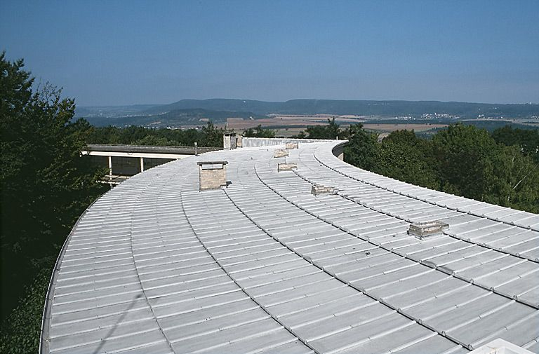 Aile ouest, toit. © Michel Rosso / Région Bourgogne-Franche-Comté, Inventaire du patrimoine - 2001