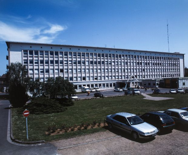 Bâtiment de chirurgie, façade antérieure. © Jean-Luc Duthu / Région Bourgogne-Franche-Comté, Inventaire du patrimoine - 2001