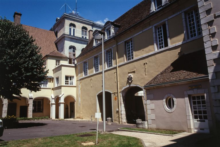 Aile du 17e siècle. © Jean-Luc Duthu / Région Bourgogne-Franche-Comté, Inventaire du patrimoine - 2001