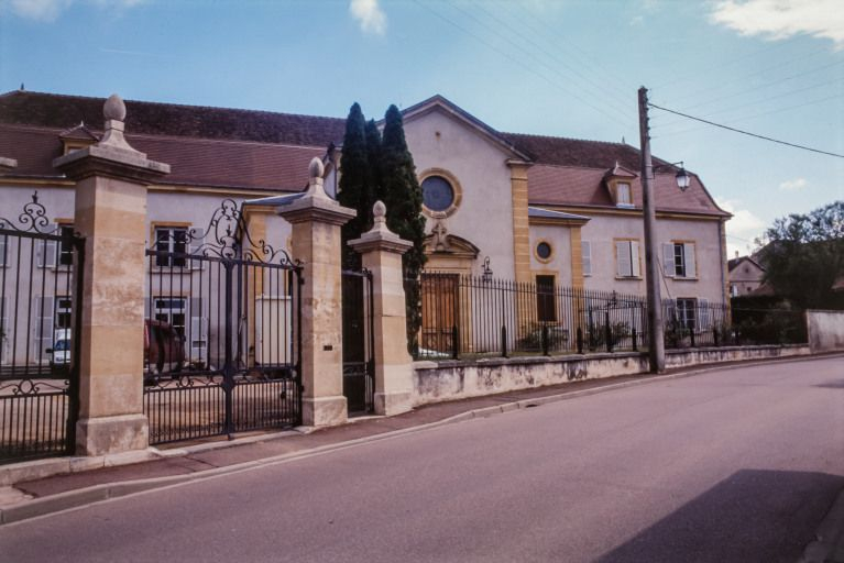 Façade antérieure, partie droite. © Jean-Luc Duthu / Région Bourgogne-Franche-Comté, Inventaire du patrimoine - 2001