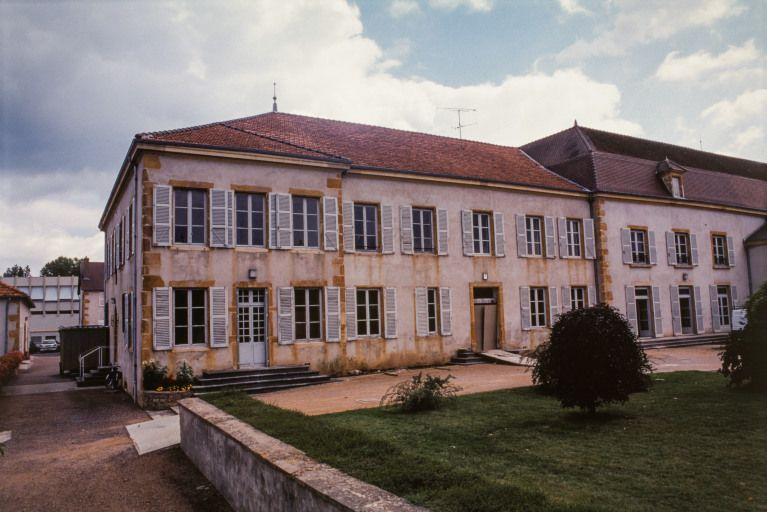 Façade antérieure, partie gauche. © Jean-Luc Duthu / Région Bourgogne-Franche-Comté, Inventaire du patrimoine - 2001