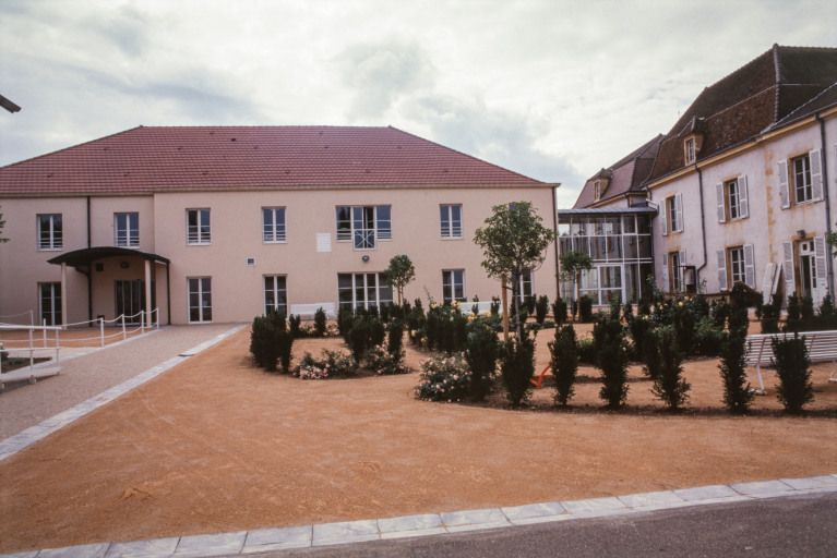 Bâtiment du XXe siècle. © Jean-Luc Duthu / Région Bourgogne-Franche-Comté, Inventaire du patrimoine - 2001