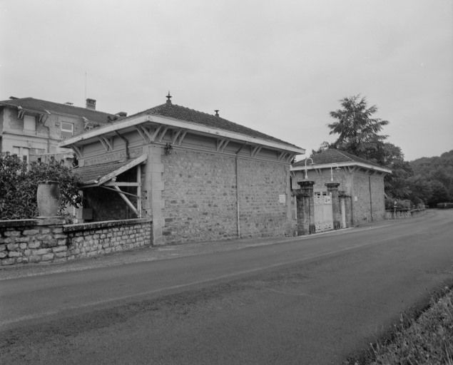 Pavillons d'entrée. © Jean-Luc Duthu / Région Bourgogne-Franche-Comté, Inventaire du patrimoine - 2001
