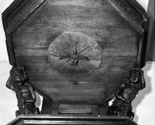 Détail de l'abat-voix. © Michel Rosso / Région Bourgogne-Franche-Comté, Inventaire du patrimoine - 2001