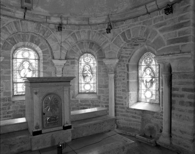 Partie droite de l'abside du choeur. © Michel Rosso / Région Bourgogne-Franche-Comté, Inventaire du patrimoine - 2001