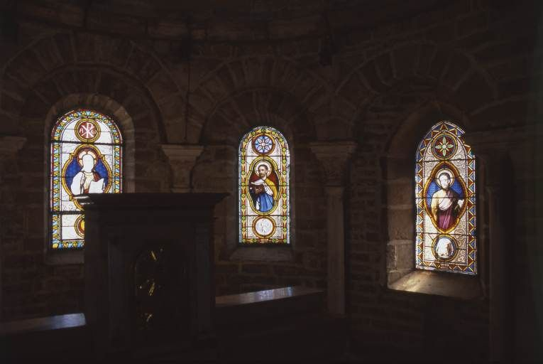 Partie droite de l'abside du choeur. © Michel Rosso / Région Bourgogne-Franche-Comté, Inventaire du patrimoine - 2001