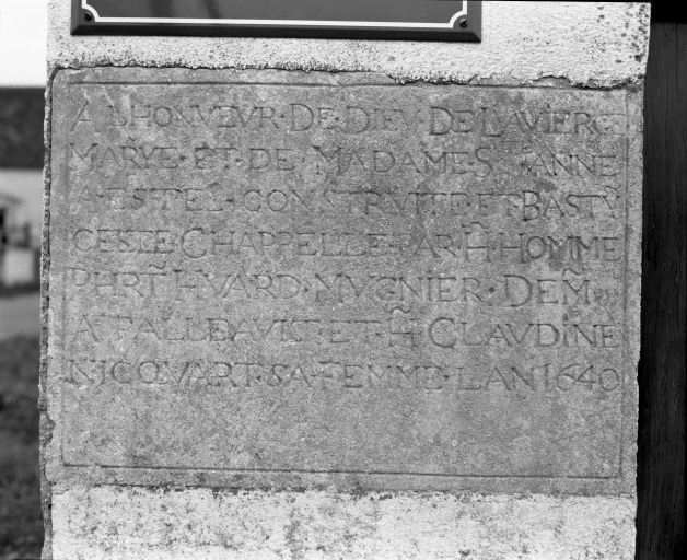 Pierre de fondation. © Michel Rosso / Région Bourgogne-Franche-Comté, Inventaire du patrimoine - 2001