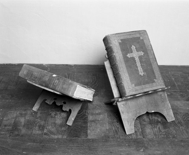 Missels fermés. © Michel Rosso / Région Bourgogne-Franche-Comté, Inventaire du patrimoine - 2001