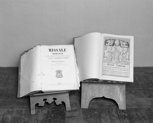 Missels ouverts. © Michel Rosso / Région Bourgogne-Franche-Comté, Inventaire du patrimoine - 2001