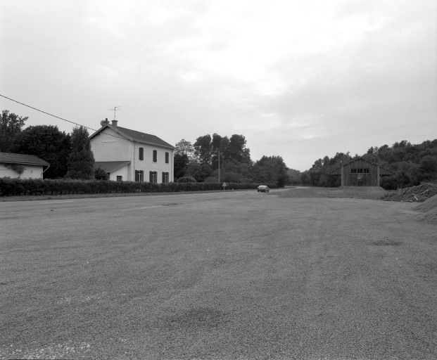 Gare de voyageurs. © Michel Rosso / Région Bourgogne-Franche-Comté, Inventaire du patrimoine - 2001