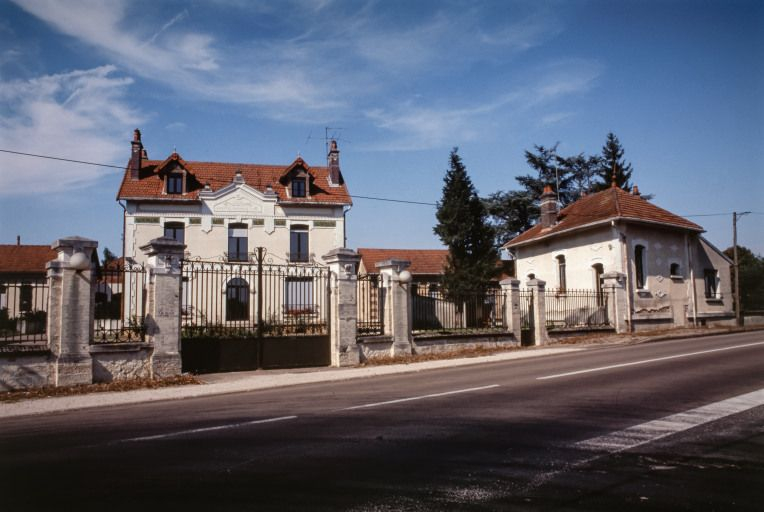 Vue depuis la rue. © Jean-Luc Duthu / Région Bourgogne-Franche-Comté, Inventaire du patrimoine - 2001