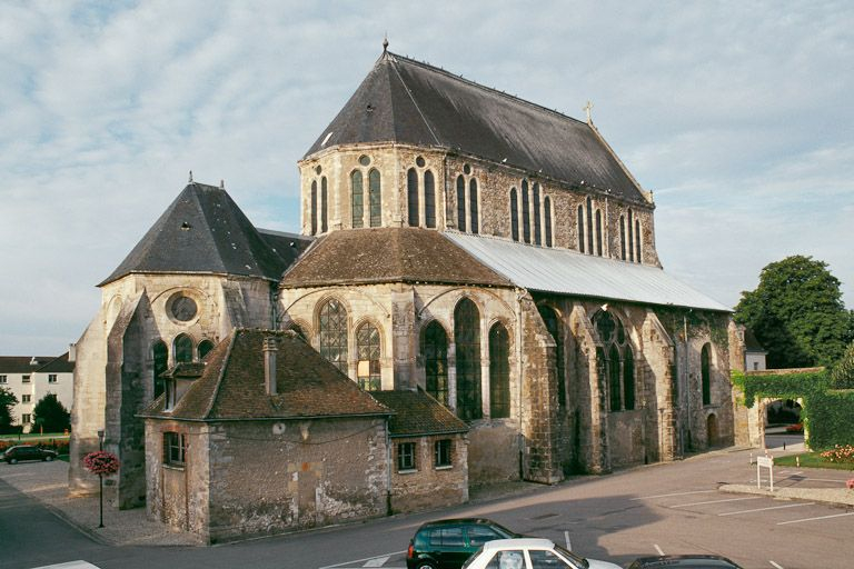 Vue des élévations nord et est de l'église. © Jean-Luc Duthu / Région Bourgogne-Franche-Comté, Inventaire du patrimoine - 2001