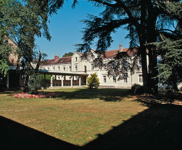 Bâtiment central, partie gauche de la façade en 2001. © Jean-Luc Duthu / Région Bourgogne-Franche-Comté, Inventaire du patrimoine - 2001