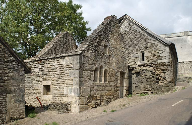 Vue d'ensemble depuis le sud-est en 2002. © Michel Thierry / Région Bourgogne-Franche-Comté, Inventaire du patrimoine - 2002