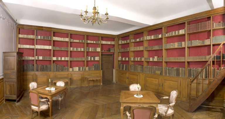 Corps de bâtiment principal : bibliothèque (premier étage). © Michel Thierry / Région Bourgogne-Franche-Comté, Inventaire du patrimoine - 2002