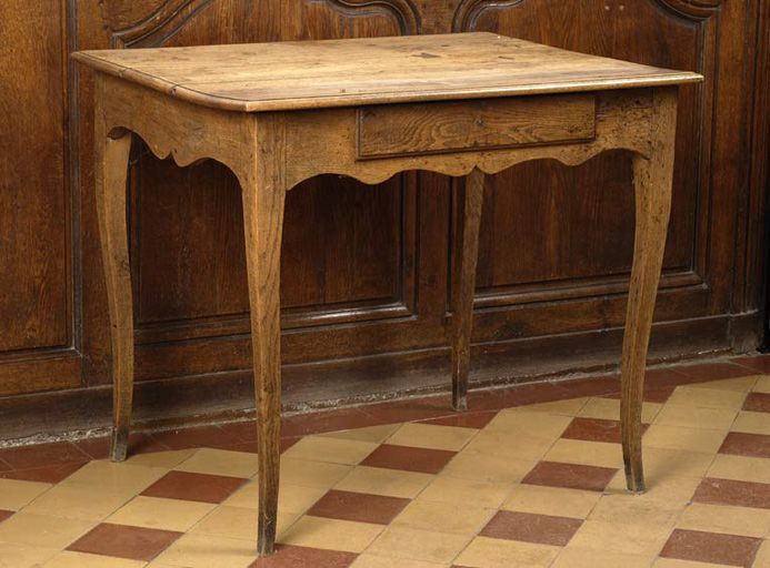 Troisième table. © Michel Thierry / Région Bourgogne-Franche-Comté, Inventaire du patrimoine - 2002