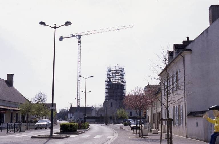 Rue du Bourg. © Michel Rosso / Région Bourgogne-Franche-Comté, Inventaire du patrimoine - 2002