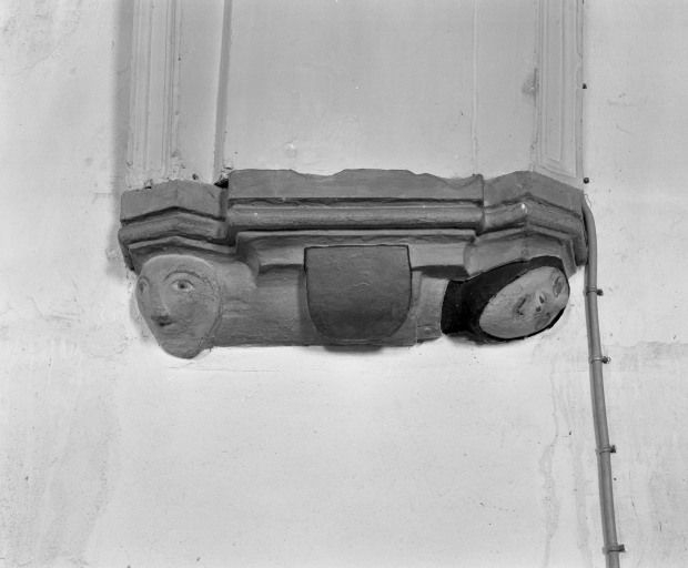 Choeur : culot central gauche. © Michel Rosso / Région Bourgogne-Franche-Comté, Inventaire du patrimoine - 2002