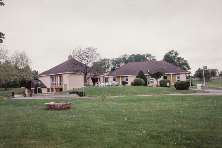 Vue d'ensemble des bâtiments. © Jean-Luc Duthu / Région Bourgogne-Franche-Comté, Inventaire du patrimoine - 2003
