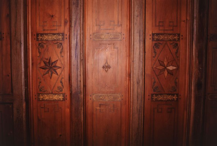 Rez-de-chaussée : boiseries marquetées. © Jean-Luc Duthu / Région Bourgogne-Franche-Comté, Inventaire du patrimoine - 2003