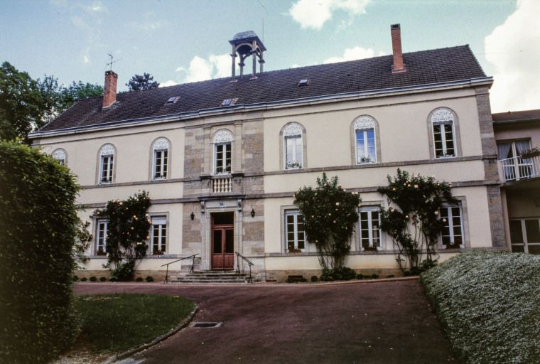 Partie centrale de la façade sur jardin. © Jean-Luc Duthu / Région Bourgogne-Franche-Comté, Inventaire du patrimoine - 2003