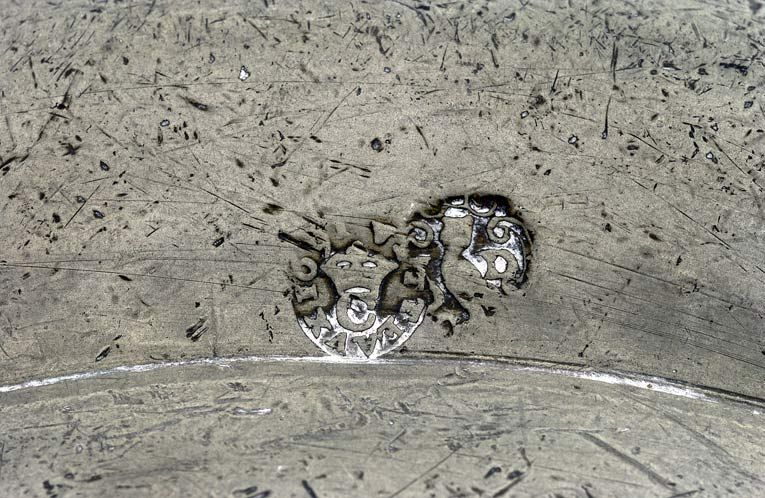 Troisième plat, détail du poinçon © Michel Thierry / Région Bourgogne-Franche-Comté, Inventaire du patrimoine - 2003