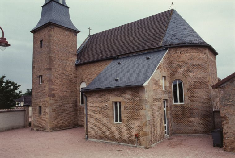 Vue d'ensemble du bâtiment, façade latérale droite. © Jean-Luc Duthu / Région Bourgogne-Franche-Comté, Inventaire du patrimoine - 2003