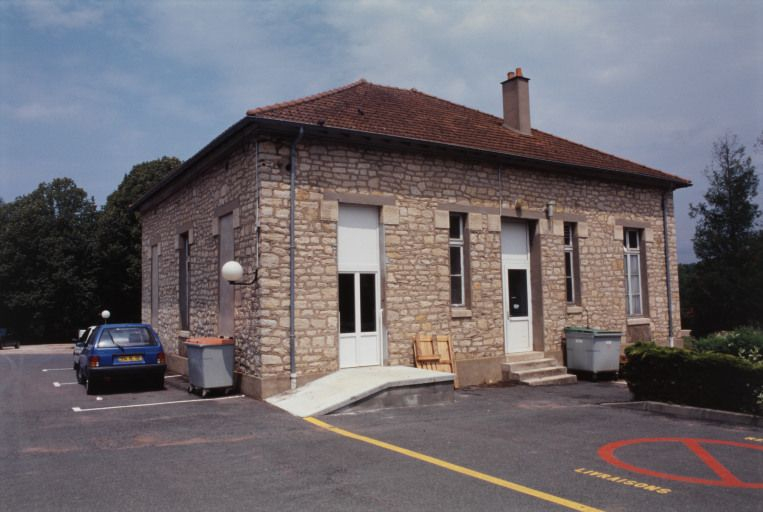 Vue d'ensemble de la pharmacie. © Jean-Luc Duthu / Région Bourgogne-Franche-Comté, Inventaire du patrimoine - 2003