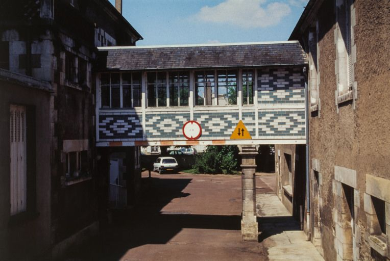 Galerie couverte. © Jean-Luc Duthu / Région Bourgogne-Franche-Comté, Inventaire du patrimoine - 2003