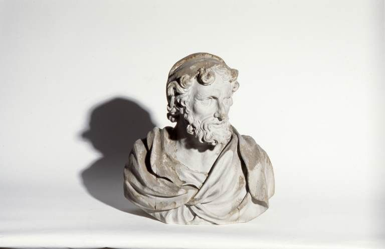 Buste d'un apôtre tête couverte, de face. © Michel Rosso / Région Bourgogne-Franche-Comté, Inventaire du patrimoine - 2003