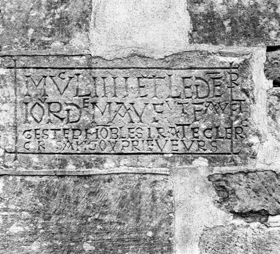 Pierre de fondation. © Michel Rosso / Région Bourgogne-Franche-Comté, Inventaire du patrimoine - 2003