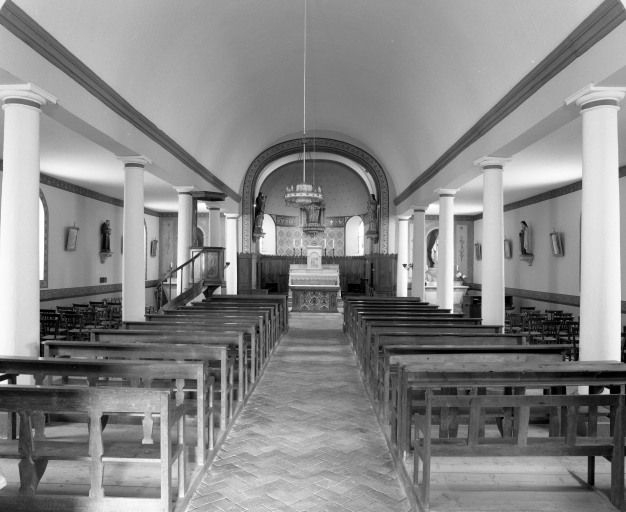 Vue d'ensemble prise de l'entrée. © Michel Rosso / Région Bourgogne-Franche-Comté, Inventaire du patrimoine - 2003