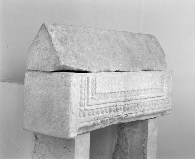 Trois-quarts gauche. © Michel Rosso / Région Bourgogne-Franche-Comté, Inventaire du patrimoine - 2003