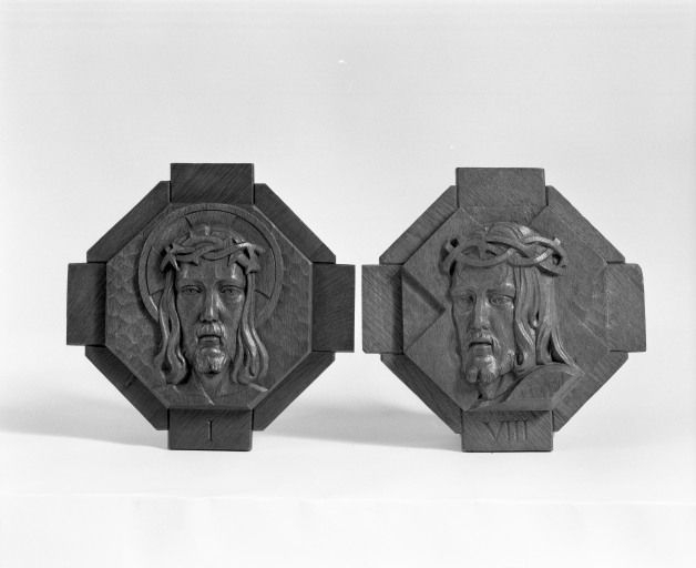 Première et huitième stations. © Michel Rosso / Région Bourgogne-Franche-Comté, Inventaire du patrimoine - 2003