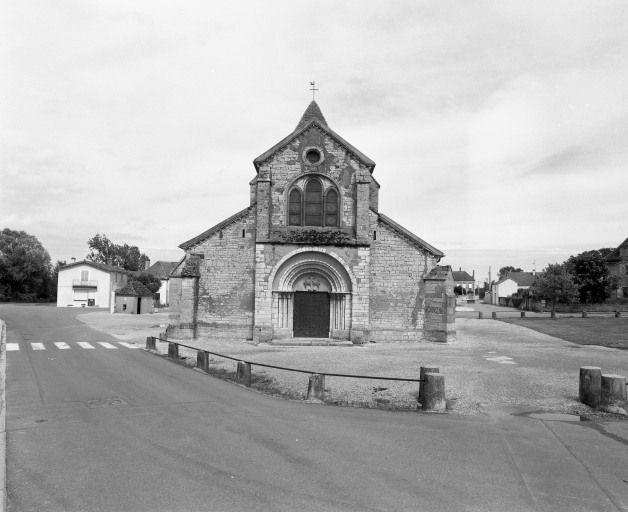 Façade. © Michel Rosso / Région Bourgogne-Franche-Comté, Inventaire du patrimoine - 2003