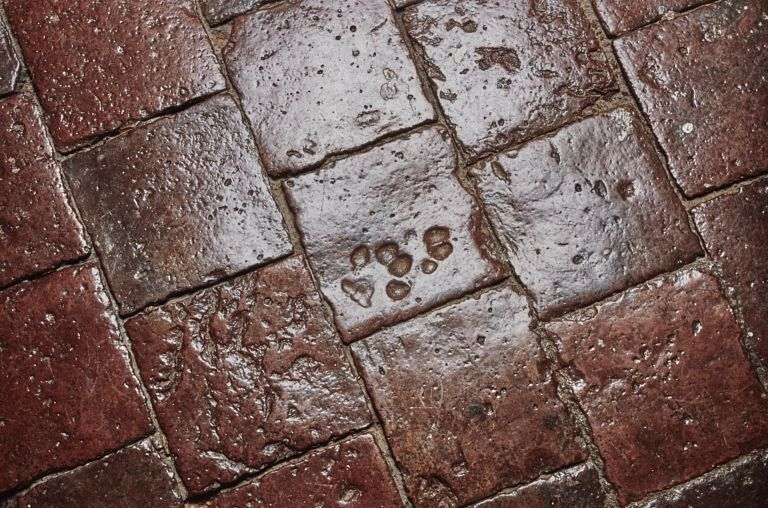  carrelage de sol © Michel Rosso / Région Bourgogne-Franche-Comté, Inventaire du patrimoine - 2004