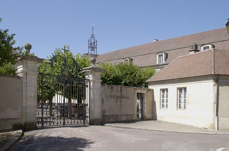 Porte cochère et porte piétonne. © Michel Thierry / Région Bourgogne-Franche-Comté, Inventaire du patrimoine - 2004