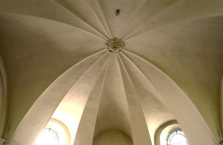 Aile droite : chapelle, voûtes d'arêtes à grands et petits quartiers alternés. © Michel Thierry / Région Bourgogne-Franche-Comté, Inventaire du patrimoine - 2004