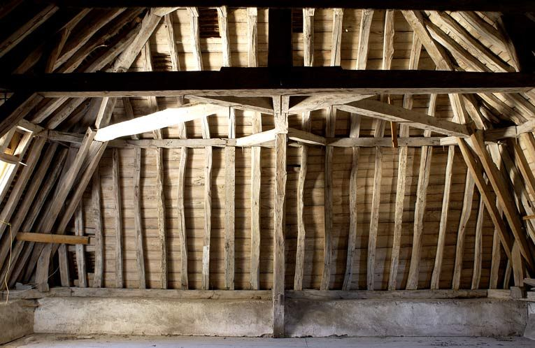 Aile droite : charpente, croupe sur la salle Sainte-Marthe. © Michel Thierry / Région Bourgogne-Franche-Comté, Inventaire du patrimoine - 2004