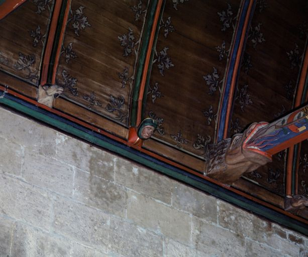 Grande chambre des Pauvres : détail, blochets saillants figurés (9e travée, côté gauche). © Michel Rosso / Région Bourgogne-Franche-Comté, Inventaire du patrimoine - 2004