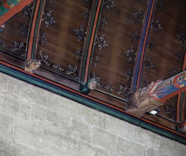 Grande chambre des Pauvres : détail, blochets saillants figurés (11e travée, côté gauche). © Michel Rosso / Région Bourgogne-Franche-Comté, Inventaire du patrimoine - 2004