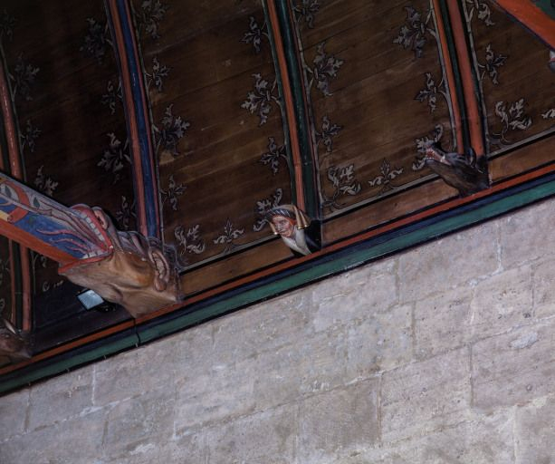 Grande chambre des Pauvres : détail, blochets saillants figurés (11e travée, côté droit). © Michel Rosso / Région Bourgogne-Franche-Comté, Inventaire du patrimoine - 2004