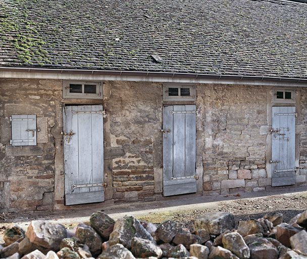 Loges des aliénés : détail, portes des loges. © Michel Rosso / Région Bourgogne-Franche-Comté, Inventaire du patrimoine - 2004