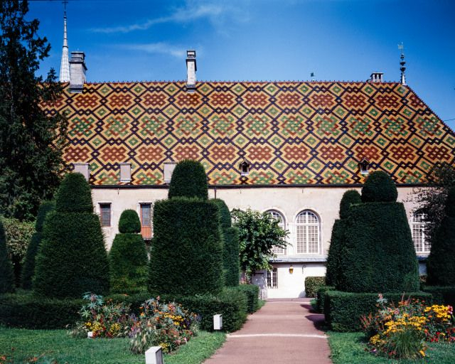 Grande aile, élévation sur les jardins. © Michel Rosso / Région Bourgogne-Franche-Comté, Inventaire du patrimoine - 2004